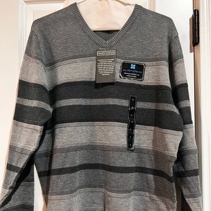 Tricots St. Raphael Men's Small Grey & Black V Neck Sweater